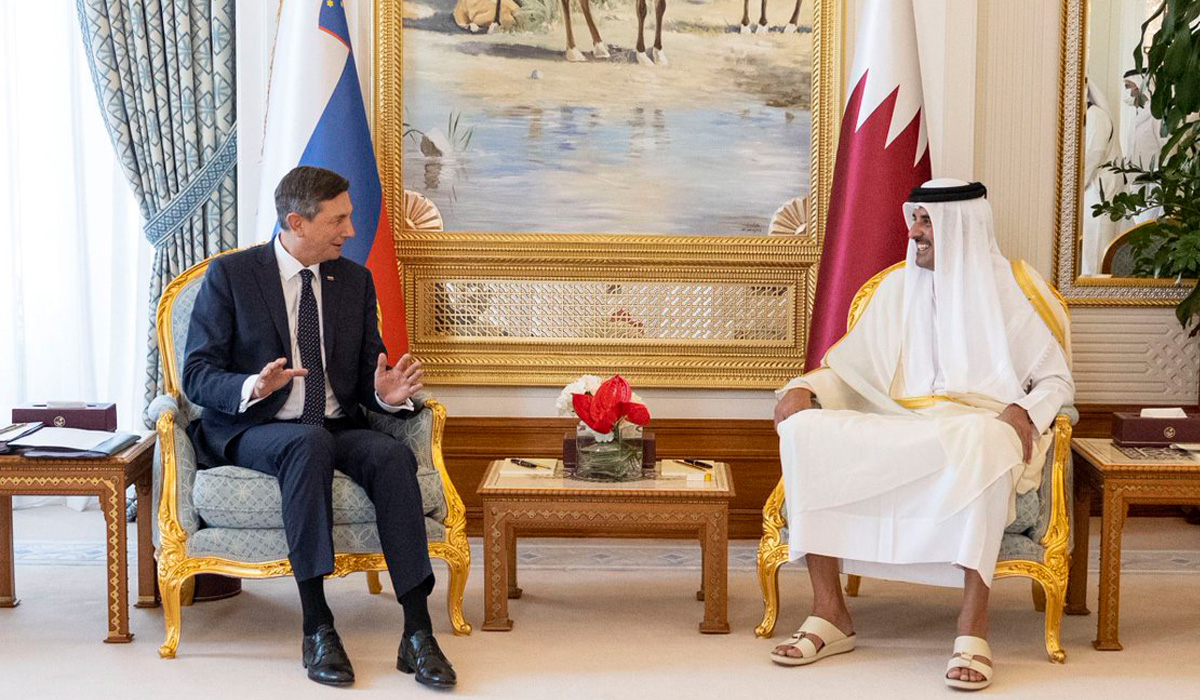 HH the Amir Holds Talks Session with President of Slovenia